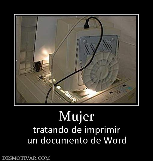 Mujer tratando de imprimir un documento de Word