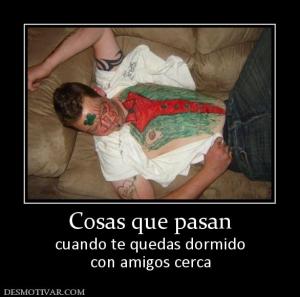 Cosas que pasan cuando te quedas dormido con amigos cerca