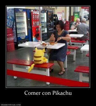 Comer con Pikachu