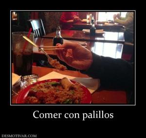 Comer con palillos