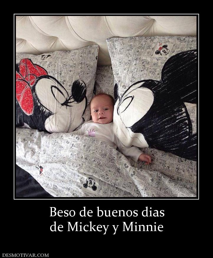 Beso de buenos dias de Mickey y Minnie
