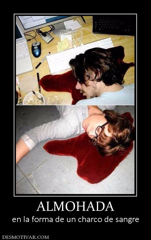 ALMOHADA en la forma de un charco de sangre