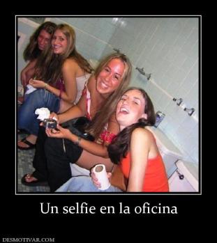 Un selfie en la oficina