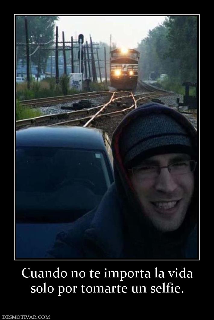 Cuando no te importa la vida solo por tomarte un selfie.