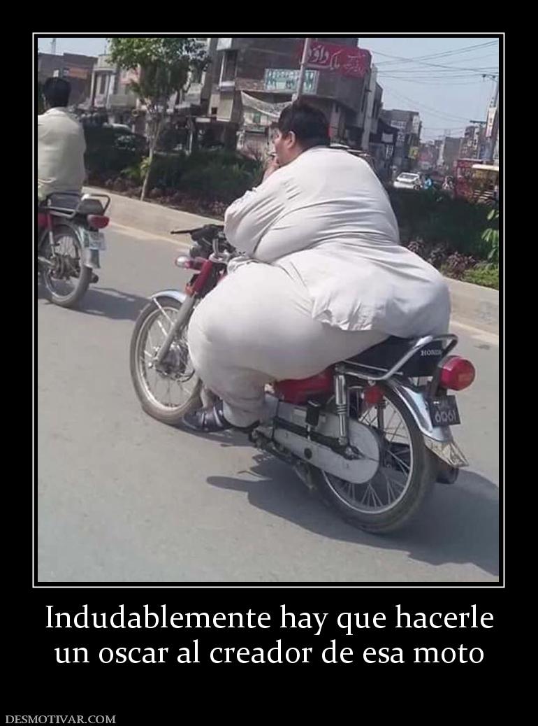 Indudablemente hay que hacerle un oscar al creador de esa moto