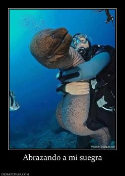 Abrazando a mi suegra