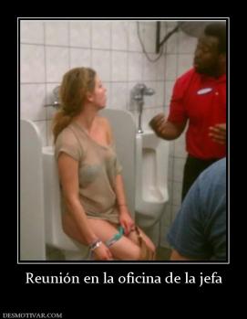 Reunión en la oficina de la jefa