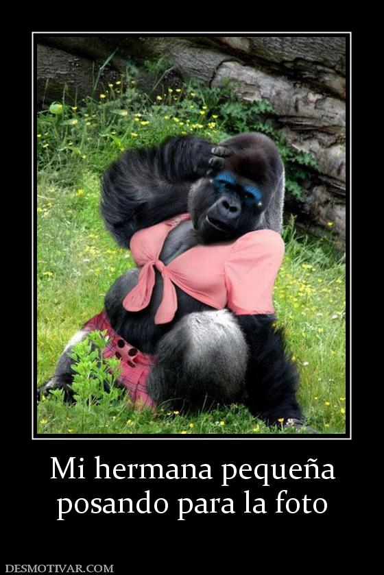 Mi hermana pequeña posando para la foto