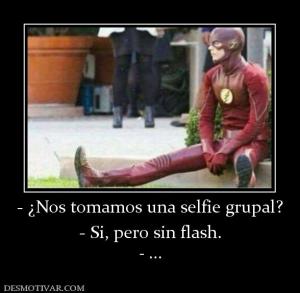 - ¿Nos tomamos una selfie grupal? - Si, pero sin flash. - ...