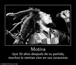Motiva Que 30 años después de su partida, muchos lo sientan vivo en sus corazones