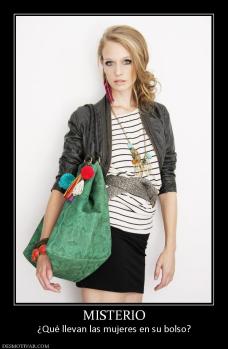 MISTERIO ¿Qué llevan las mujeres en su bolso?